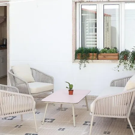 公寓 Lovely In The With Terrace Lisboa