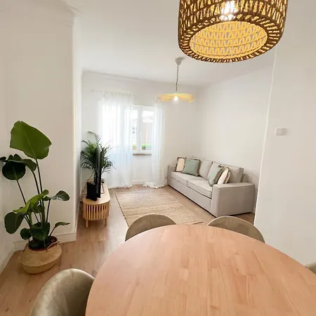 Apartamento Lovely In The With Terrace *