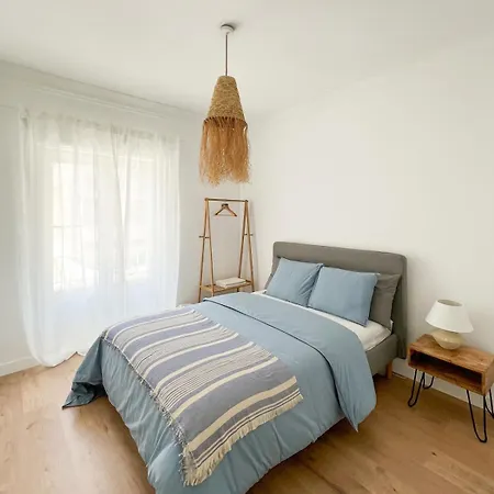 Appartement Lovely In The With Terrace