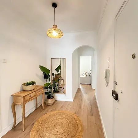 Apartamento Lovely In The With Terrace Lisboa